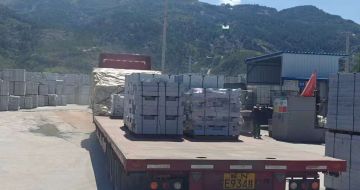 浙江 芝麻白仿形路沿石，直形路沿石