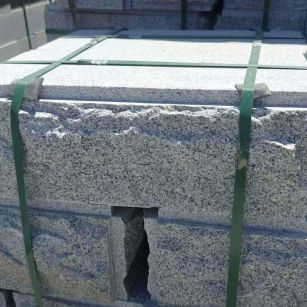 浙江 芝麻白花岗岩自然面成品