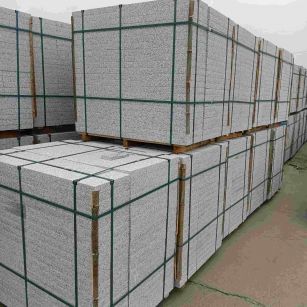 浙江 白麻花岗岩石材荔枝面地铺石（300*600*50）