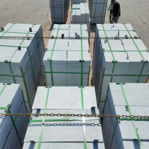 浙江 芝麻白花岗岩5公分地铺石 花岗岩厂家工厂装车日常