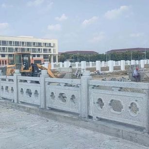 浙江 白麻花岗岩荔枝面河道栏杆