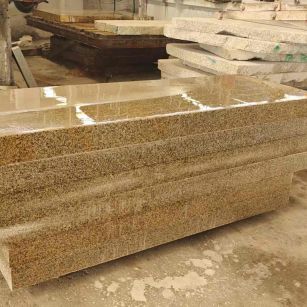 浙江 黄金麻栏杆料半成品加工中