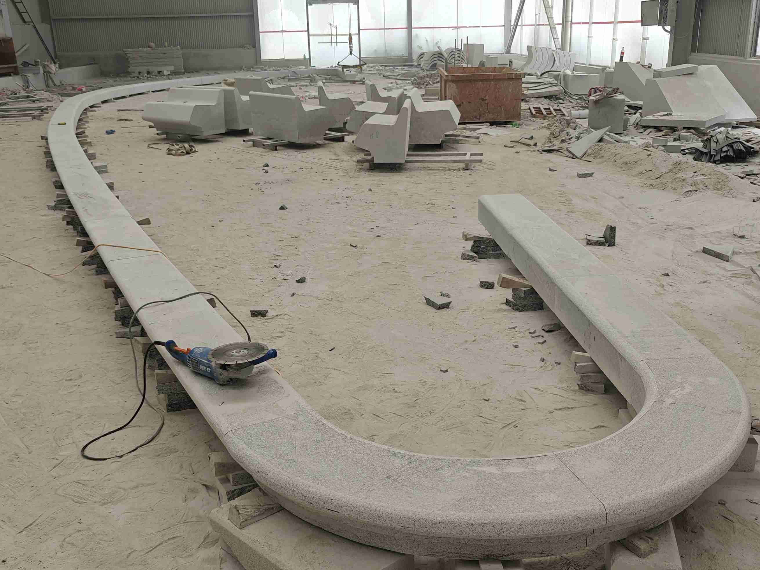 浙江 芝麻白花岗岩弧形花坛石，坐凳石