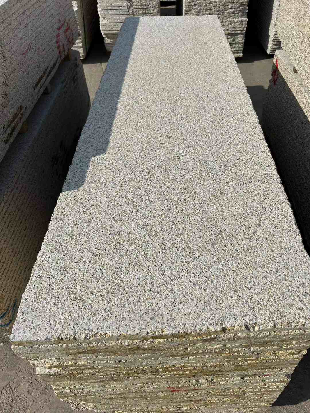 浙江 黄金麻花岗岩荔枝面毛板，半成品