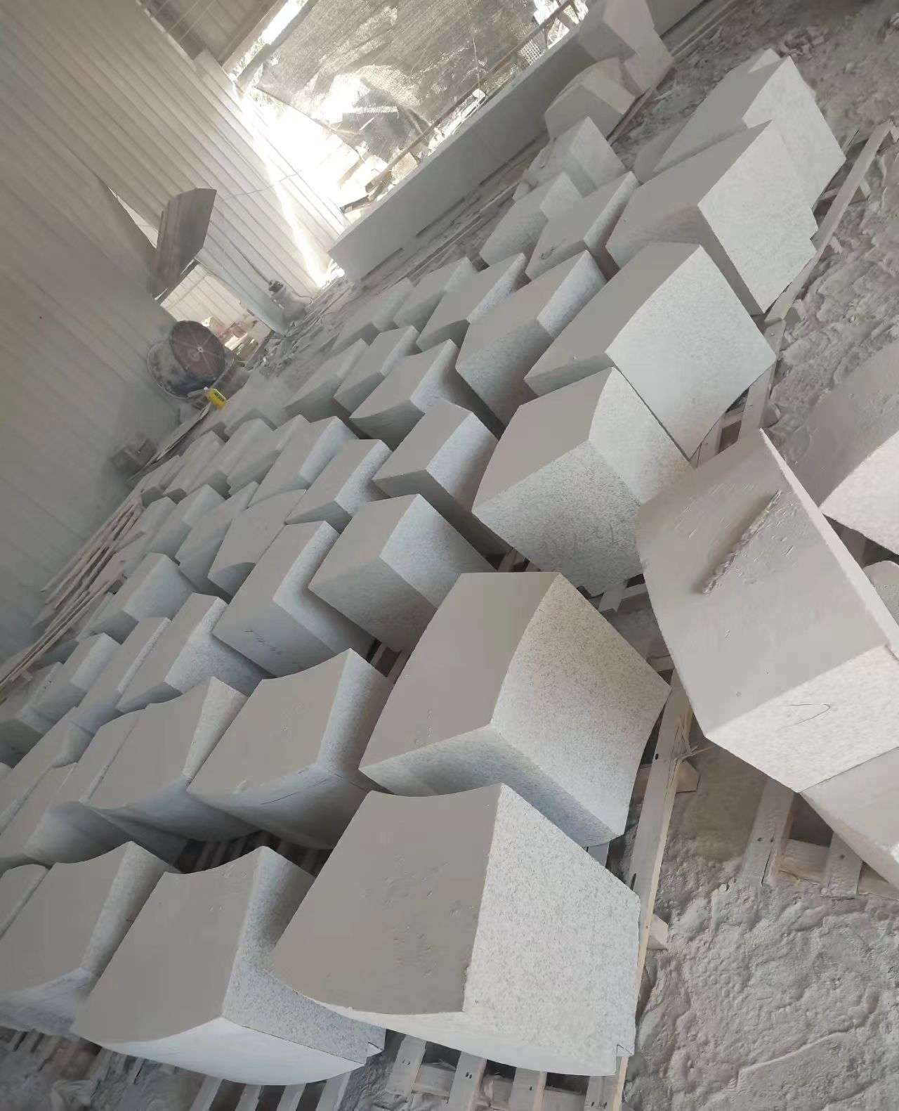 浙江 白麻花岗岩异形坐凳