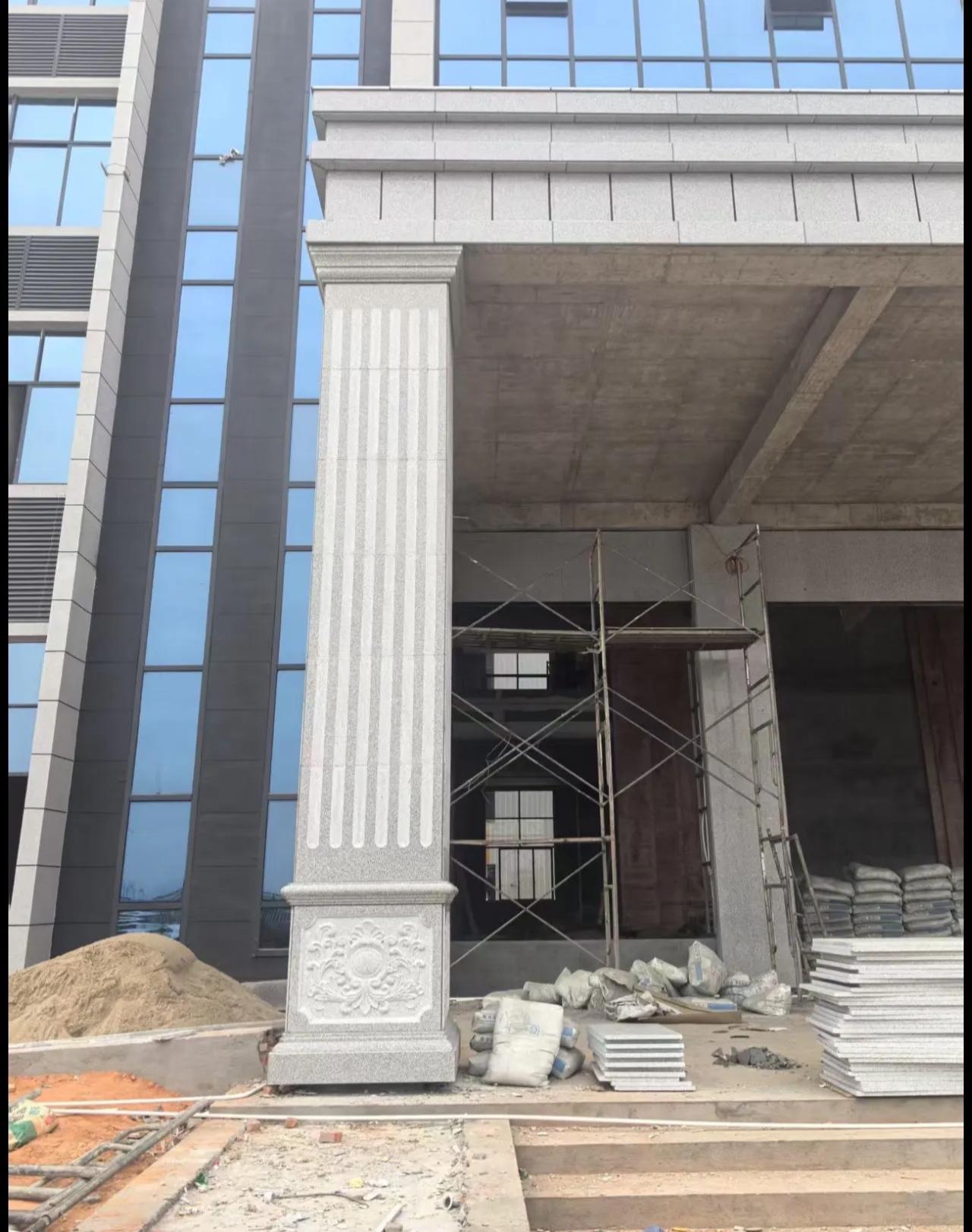 浙江 芝麻白光面花岗岩门楼大柱（罗马柱）配雕花底座