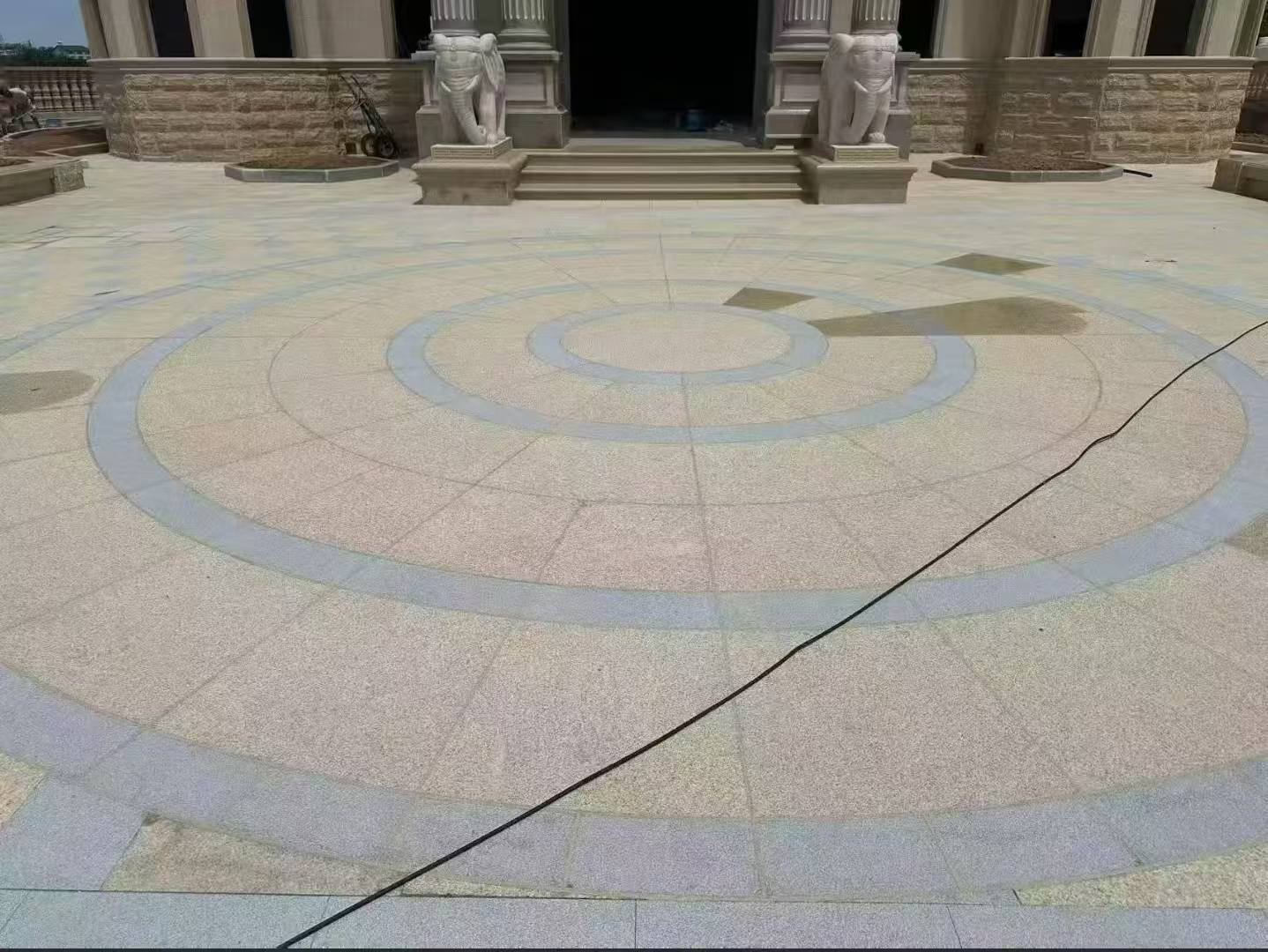 浙江 黄金麻芝麻灰花岗岩石材地铺拼接效果