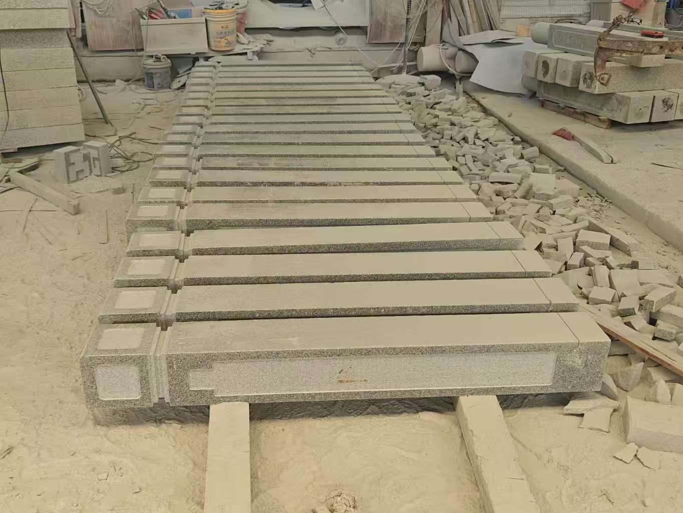 浙江 芝麻白异形加工雕刻-栏杆大柱，方柱