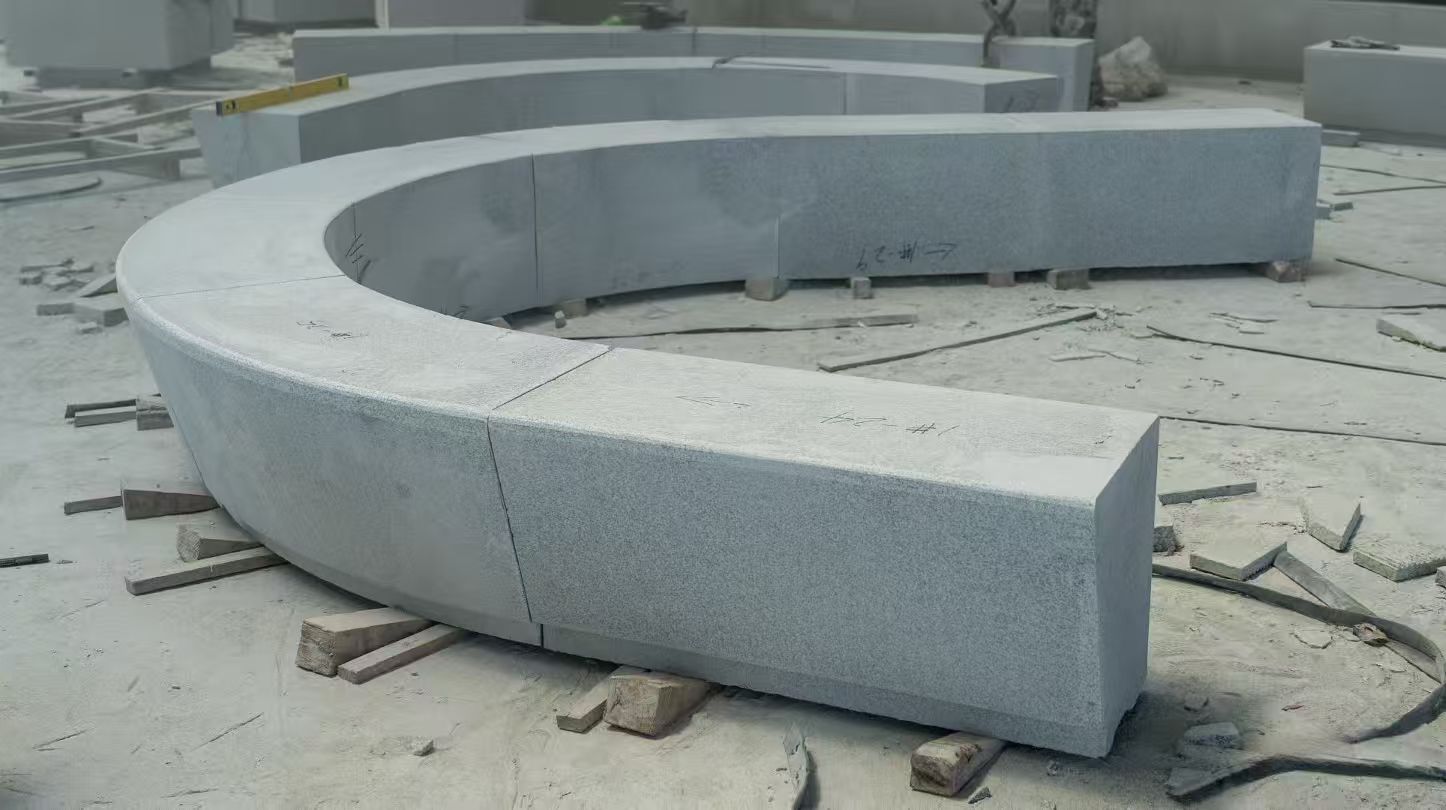 浙江 芝麻白花岗岩光面弧形坐凳