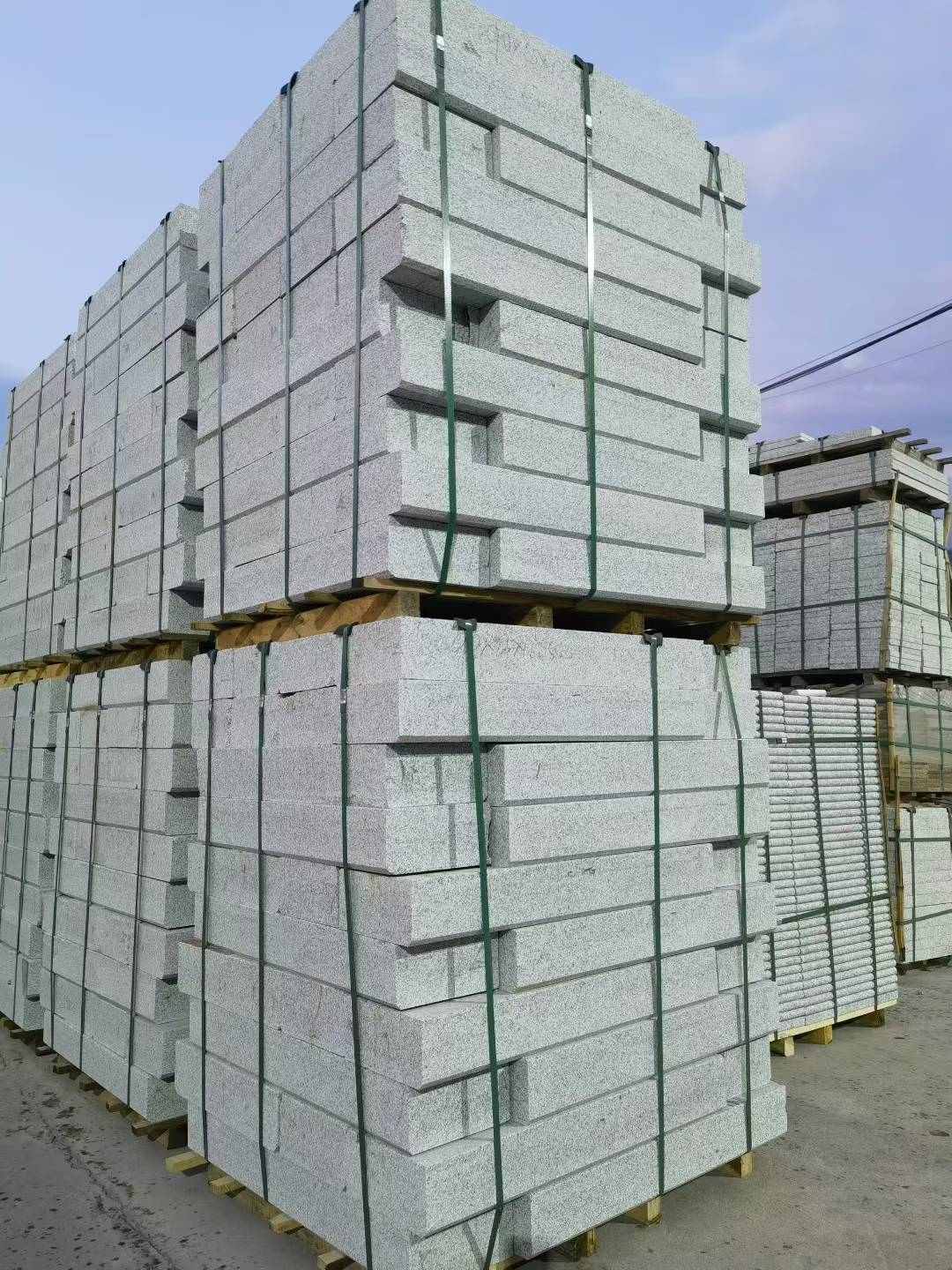 浙江 芝麻白花岗岩路沿石，路缘石，路肩石，道牙，立缘石，马路牙子，街沿石，侧石等