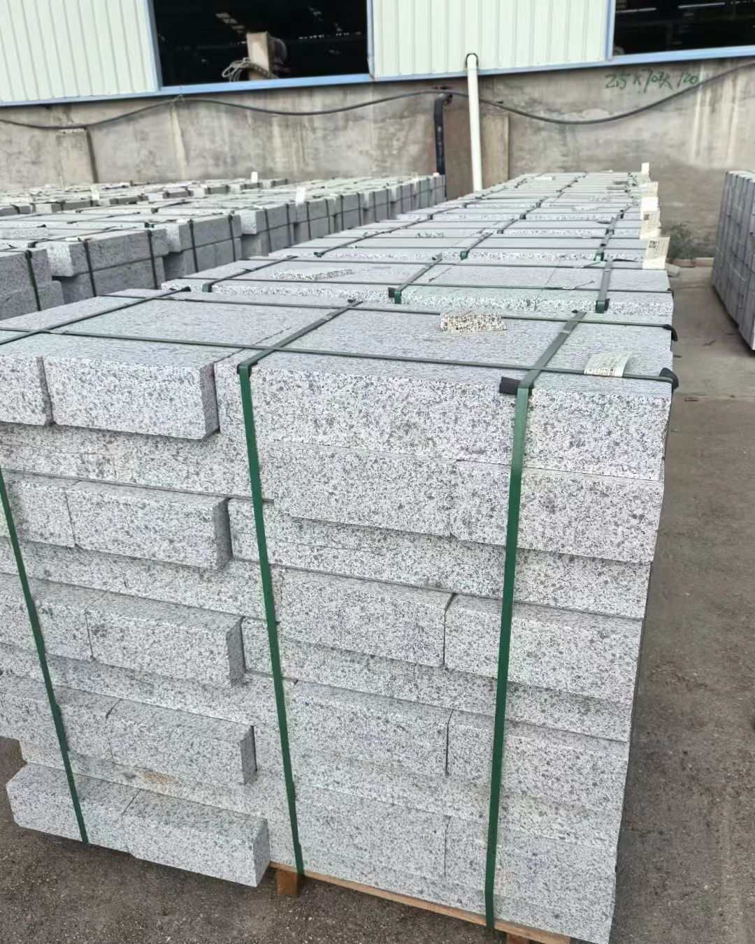 浙江 白麻花岗岩路沿石，弧形路沿石，道牙石，马路牙子，界石，路缘石，平沿石，直岩石，平缘石等