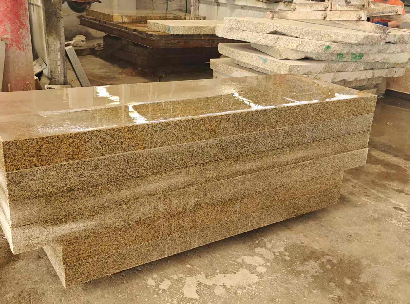 浙江 黄金麻栏杆料半成品加工中